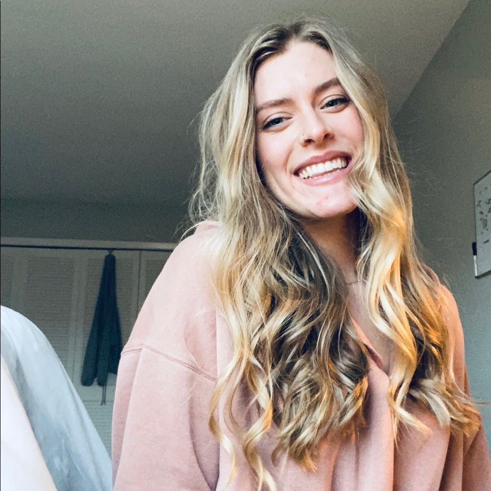 Meet your Posher, Caylie
